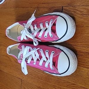 Womens Converse size 8